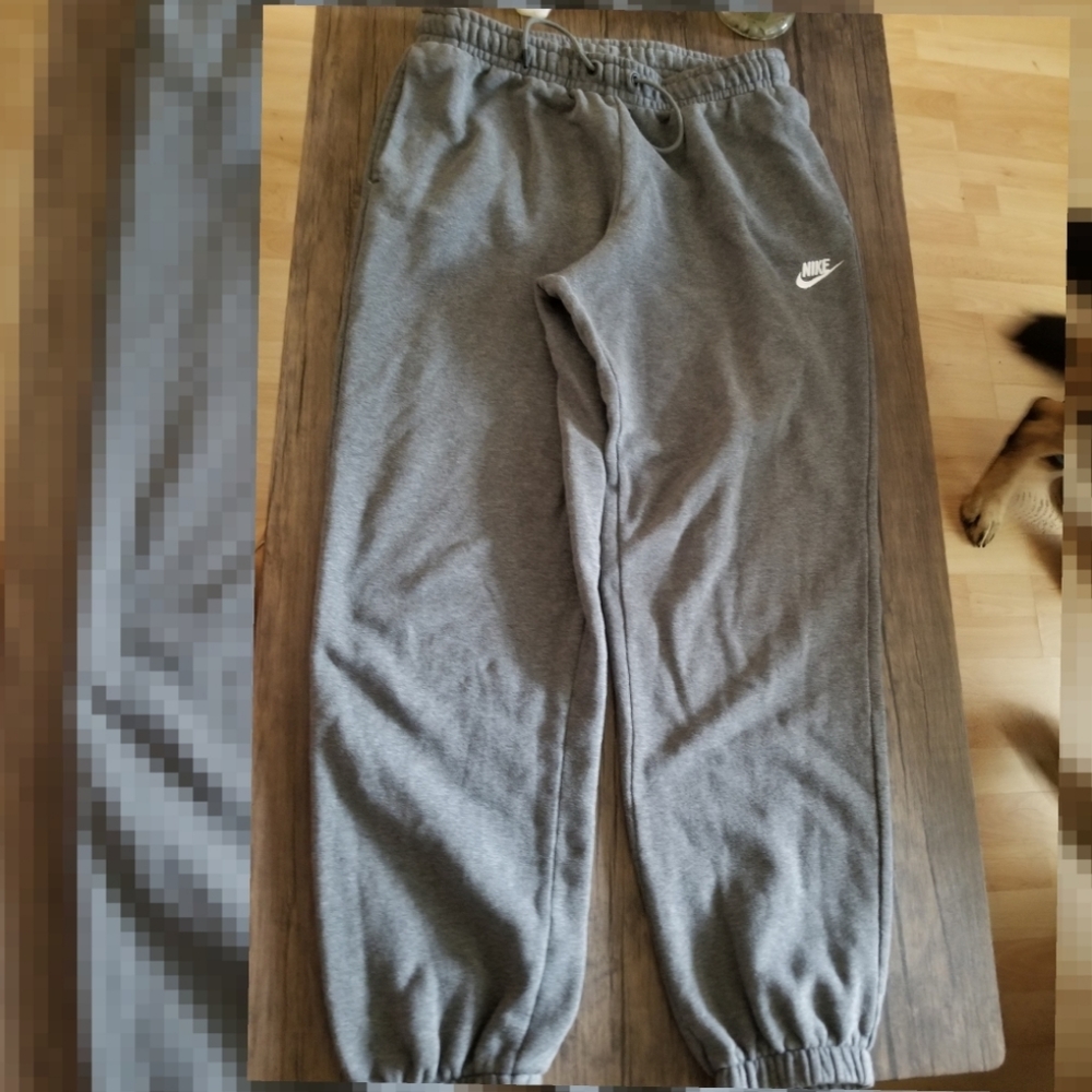 Nike jogger medium size